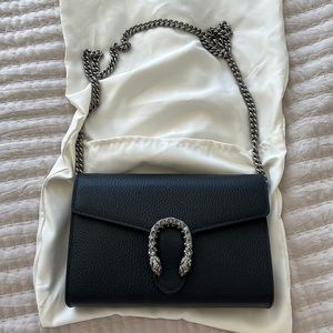 Gucci mini Dionysus wallet-on-chain